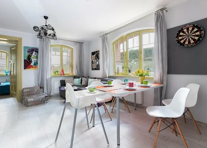 Insopot - Picasso - Near The Sea *